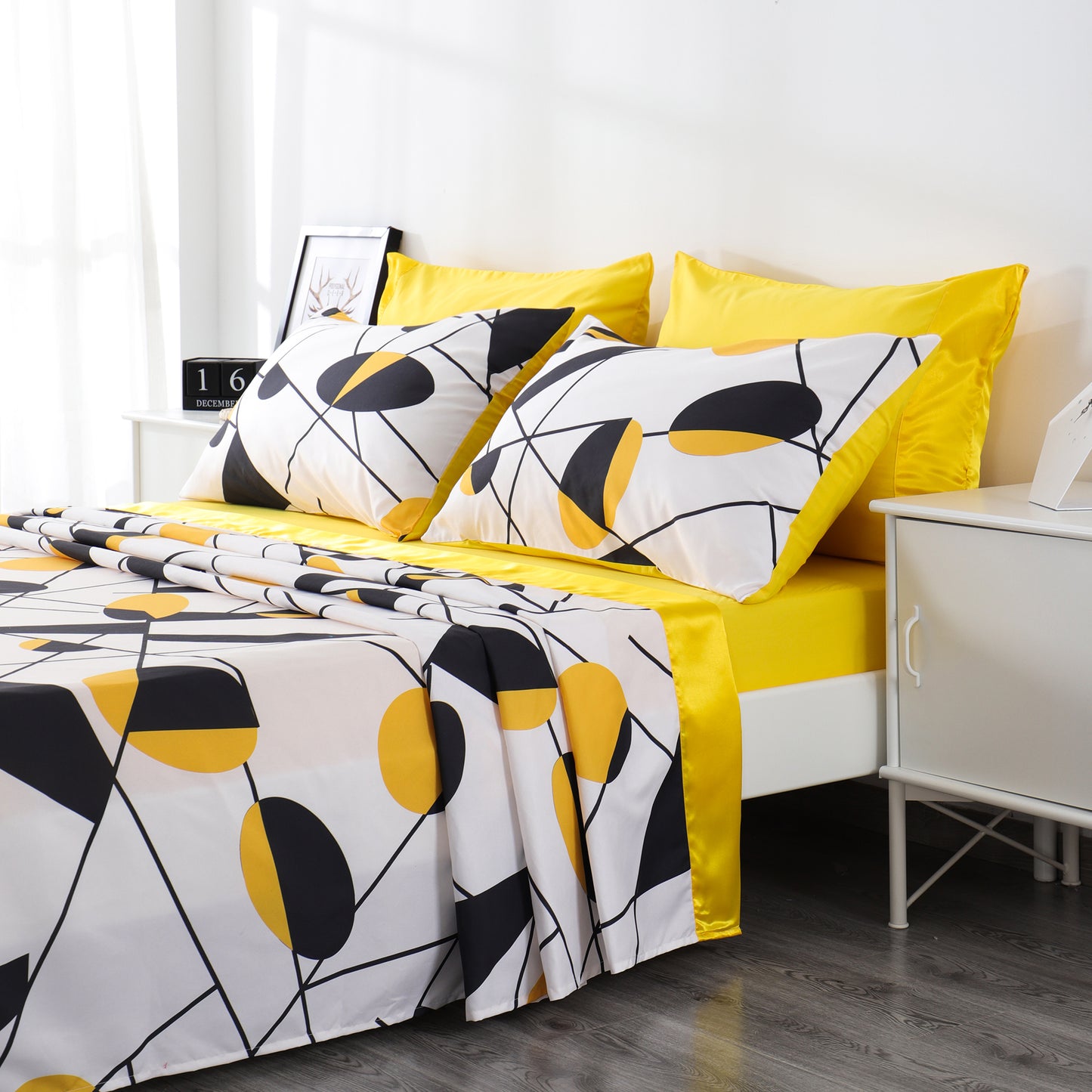 6 Piece Bed Sheet set-Yellow and black pattern