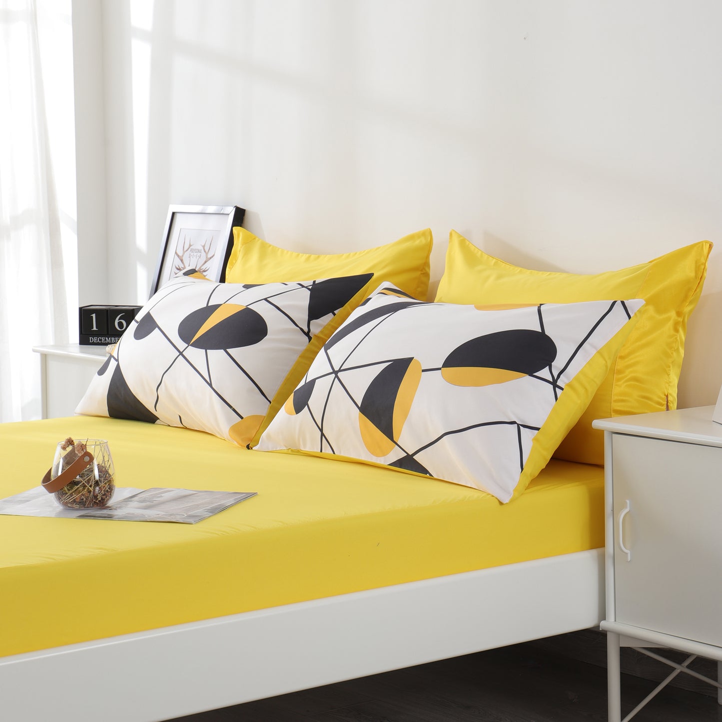 6 Piece Bed Sheet set-Yellow and black pattern