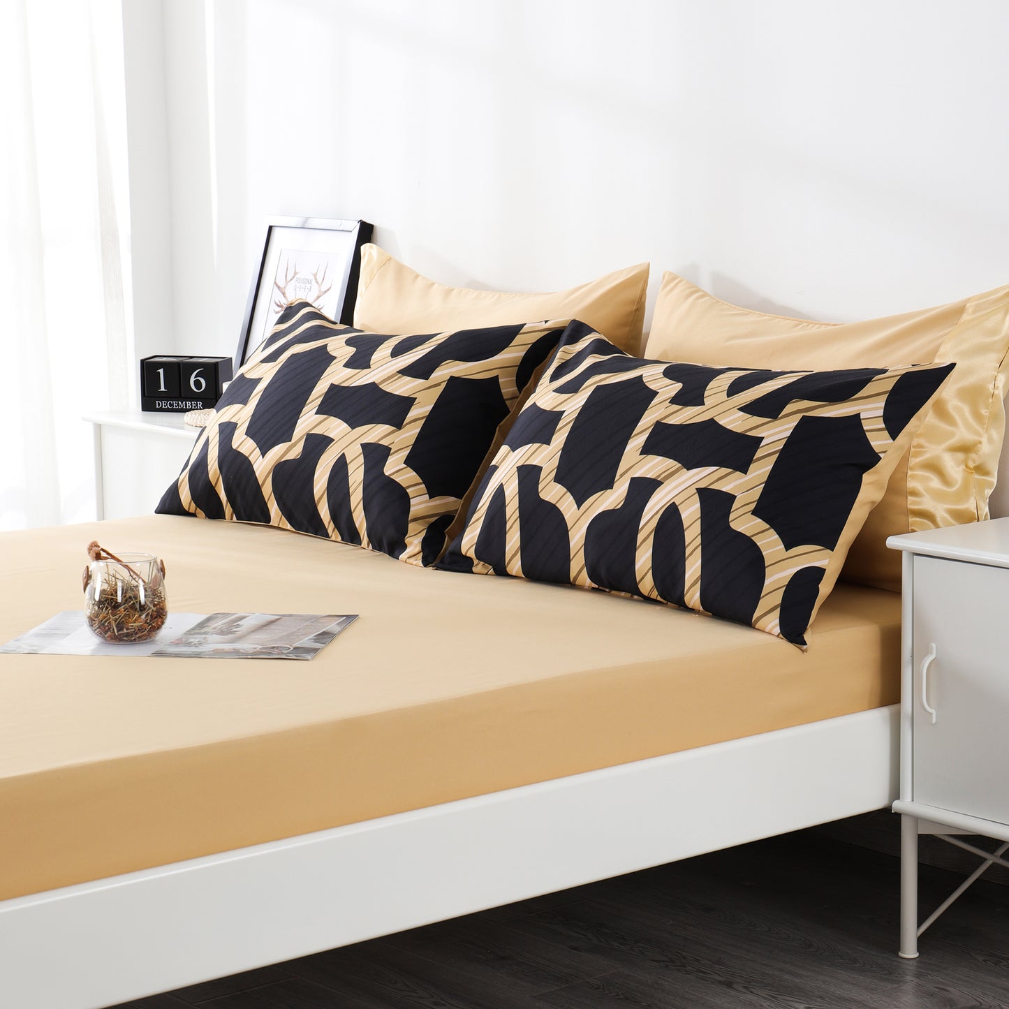 6 Piece Bed Sheet set-Black Gold