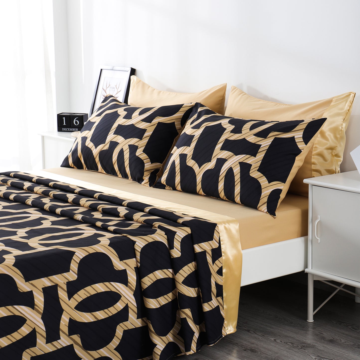 6 Piece Bed Sheet set-Black Gold